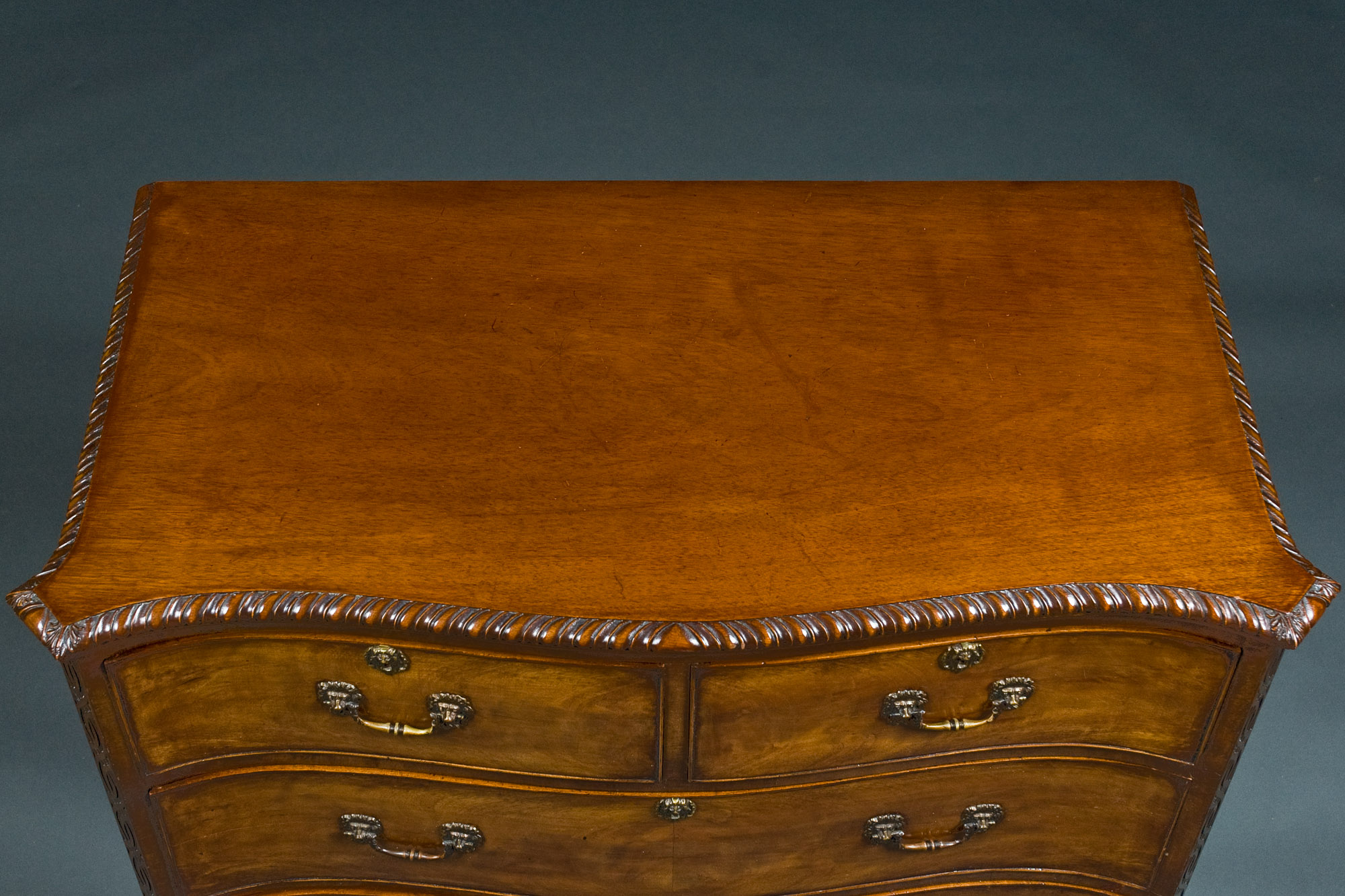 Mahogany Serpentine Shaped Chest - Image 6