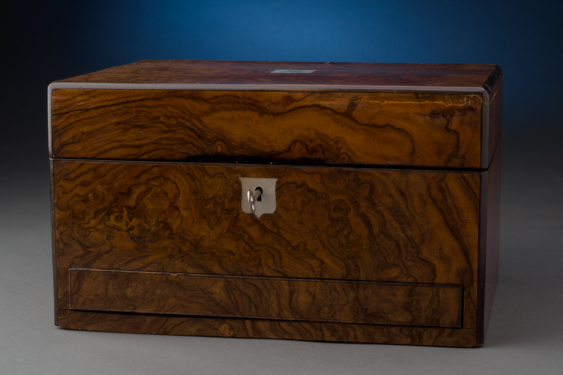 Burl Walnut Lady's Dressing Case