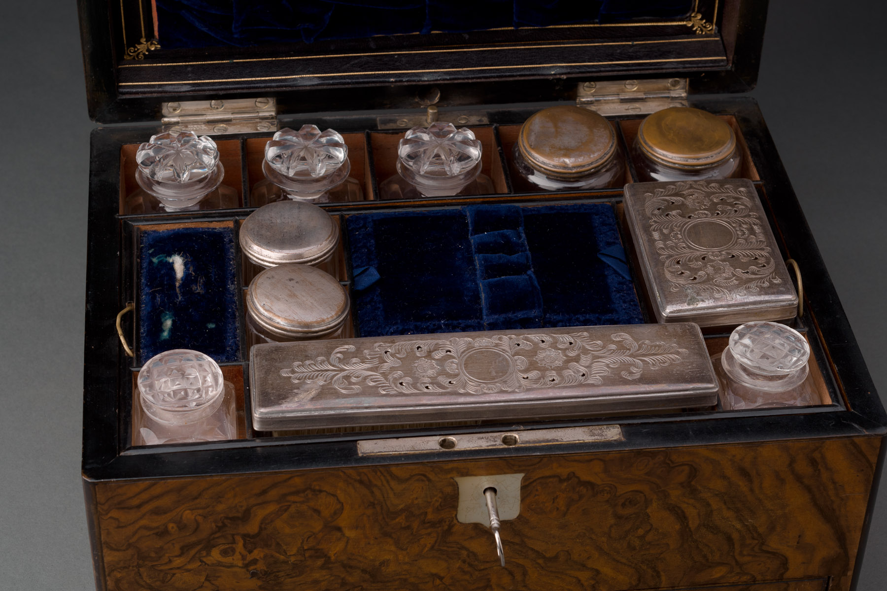 Lady's Antique Dressing Case - Image 3