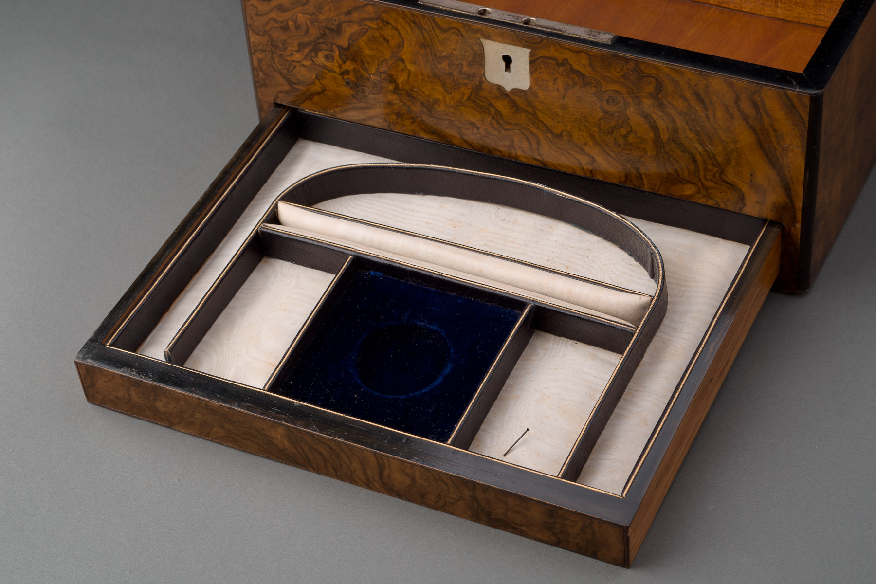 Lady's Antique Dressing Case - Image 7
