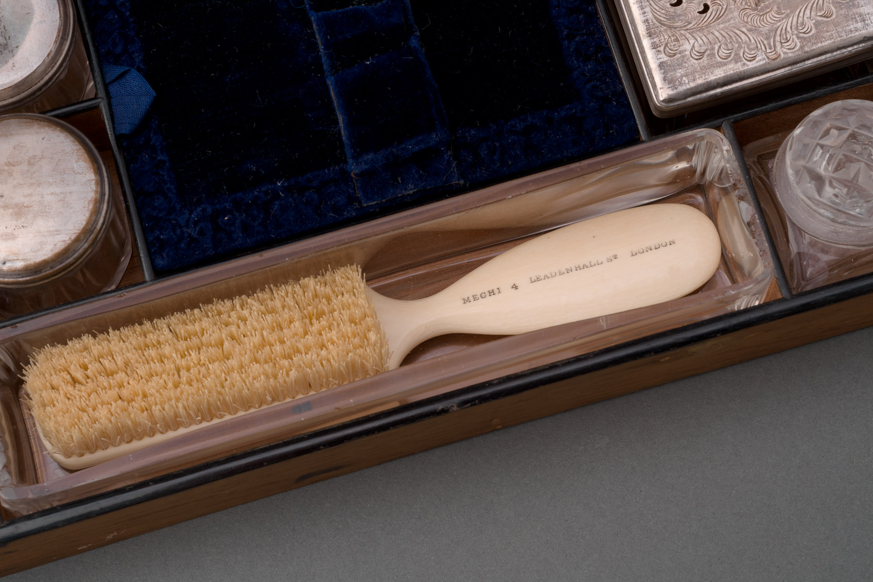 Lady's Antique Dressing Case - Image 9