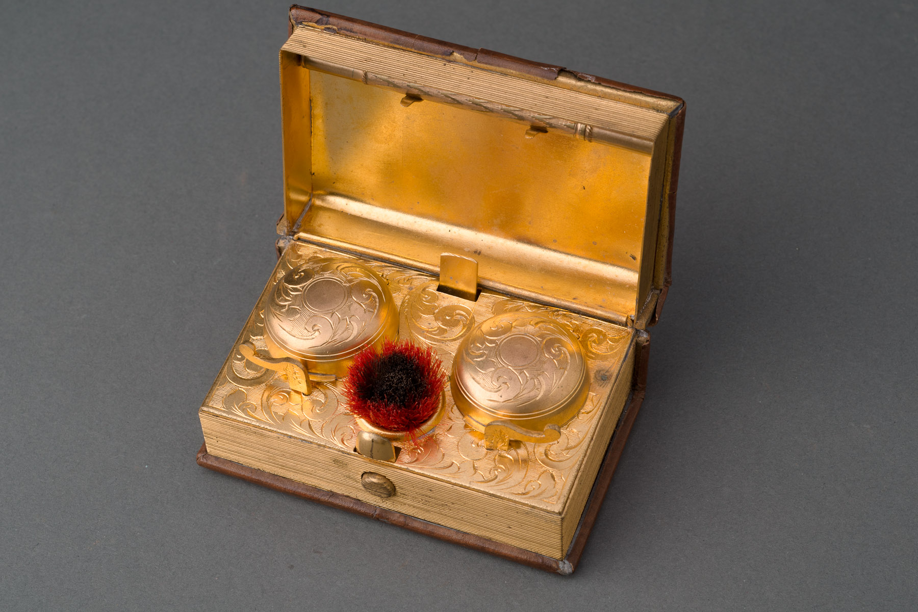 Book Shaped Traveling Inkwell - Image 4