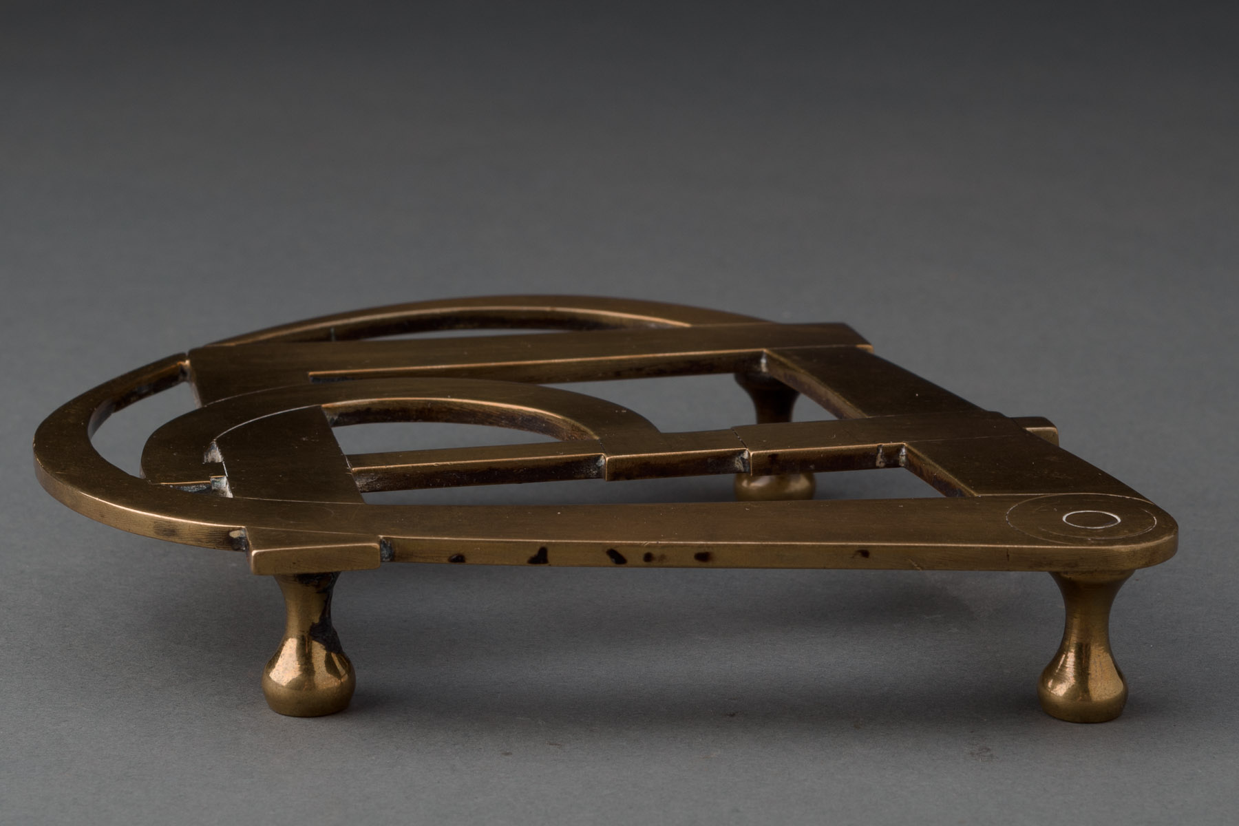 English Caliper Trivet - Image 3