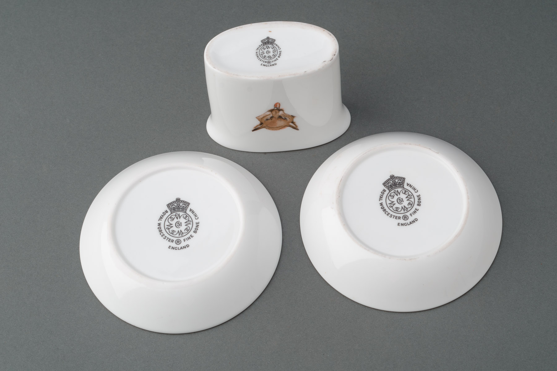Bottom View of the Bone China Smoking Set