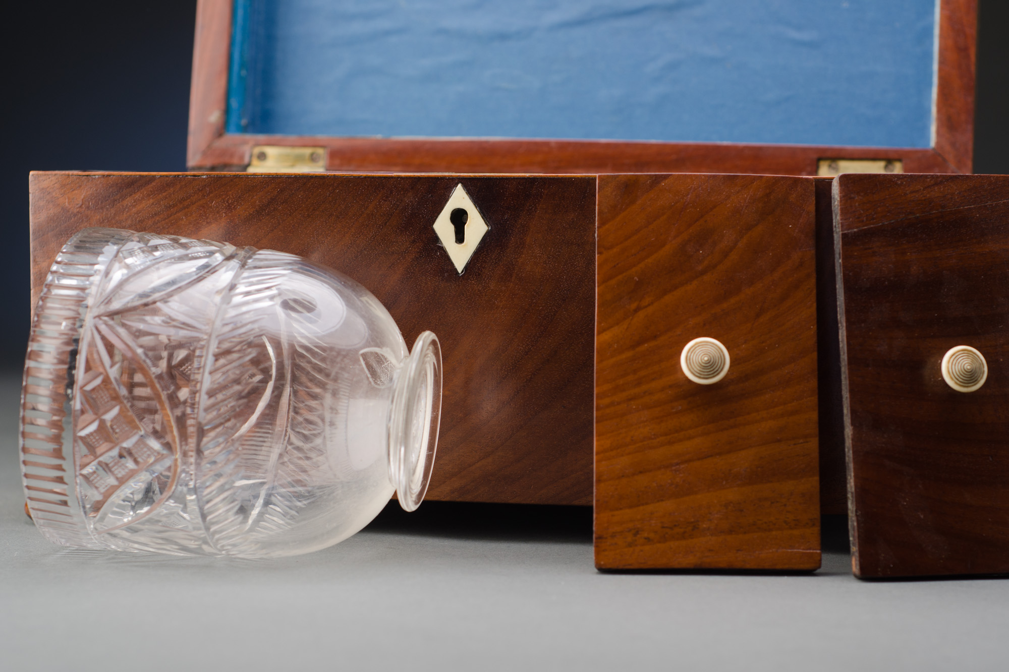 Beaded Tea Caddy - Image 3